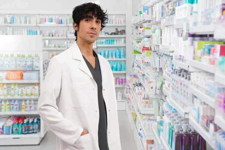 Come scegliere il miglior camice da farmacista